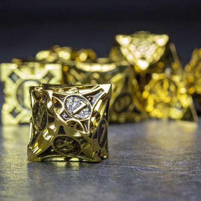 Sage’s Runic Caltrops Gold/Black Metal Polyhedral Dice Set image 3