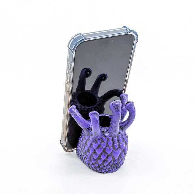 Purple Eye Tyrant Desk Companion Phone Stand & Pencil Holder image 15