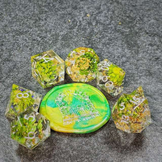 Sage’s Enchanted Flower Green Sharp Edge Resin Polyhedral Dice Set image 12