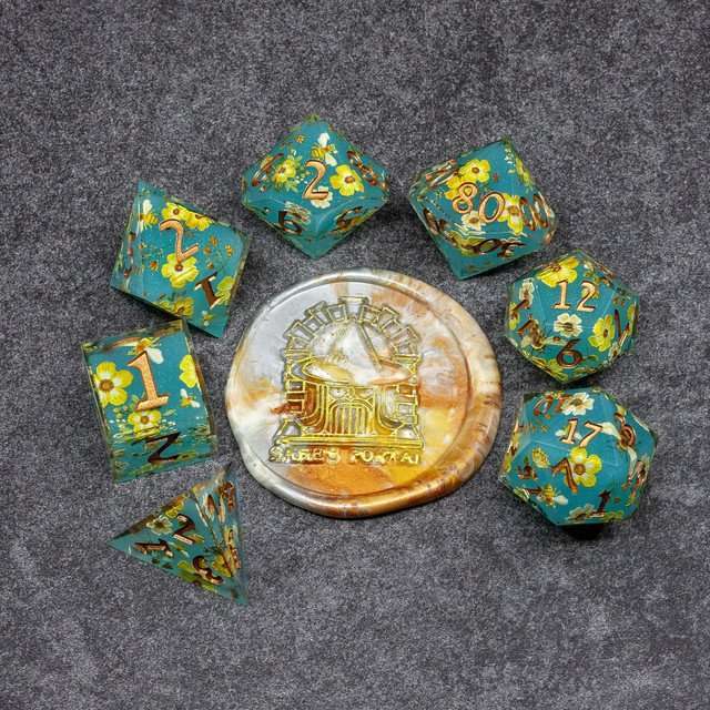 Sage's Honeybees Tropical Honey Sharp Edge Resin Dice Set image 10