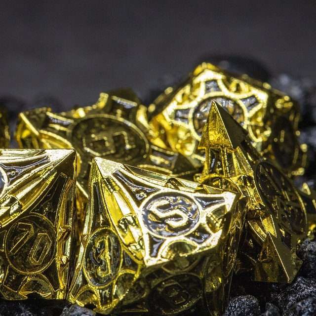 Sage’s Runic Caltrops Gold/Black Metal Polyhedral Dice Set image 8