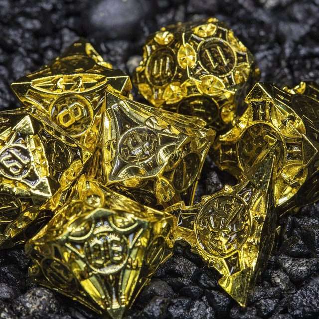 Sage’s Runic Caltrops Gold/Black Metal Polyhedral Dice Set image 9