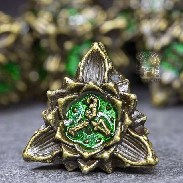 Sage's Deadly Lotus Venomous Bite Metal Polyhedral Dice Set image 9