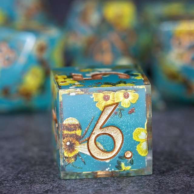 Sage's Honeybees Tropical Honey Sharp Edge Resin Dice Set image 8