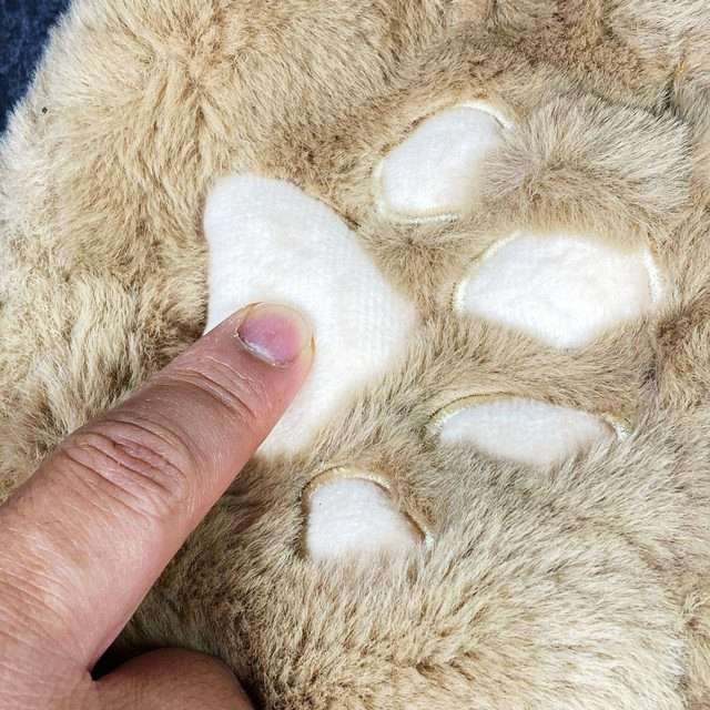Sage's Furry Kittypaw Bag - Brown Fur/White Paw Dice Bag image 3