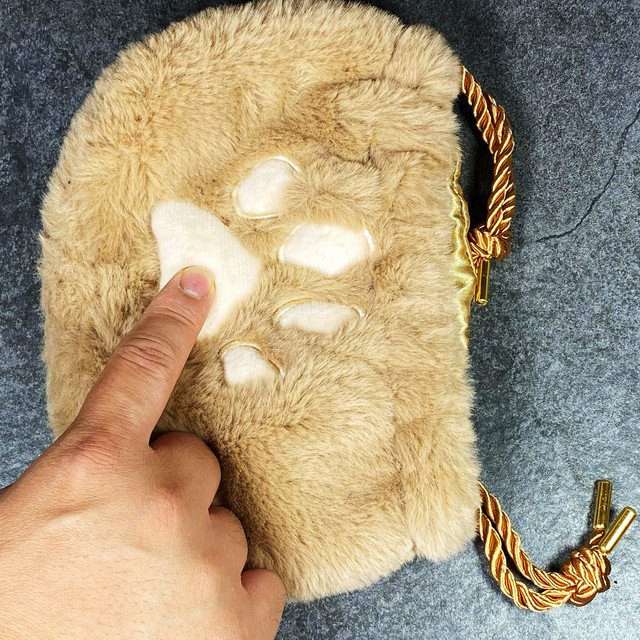 Sage's Furry Kittypaw Bag - Brown Fur/White Paw Dice Bag image 4