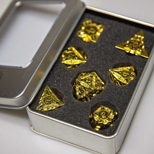 Sage’s Runic Caltrops Gold/Black Metal Polyhedral Dice Set image 12