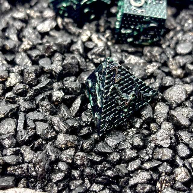 Sage's Dragonscales Green/Silver Metal Polyhedral Dice Set - Sage's PortalMetal Dice Set