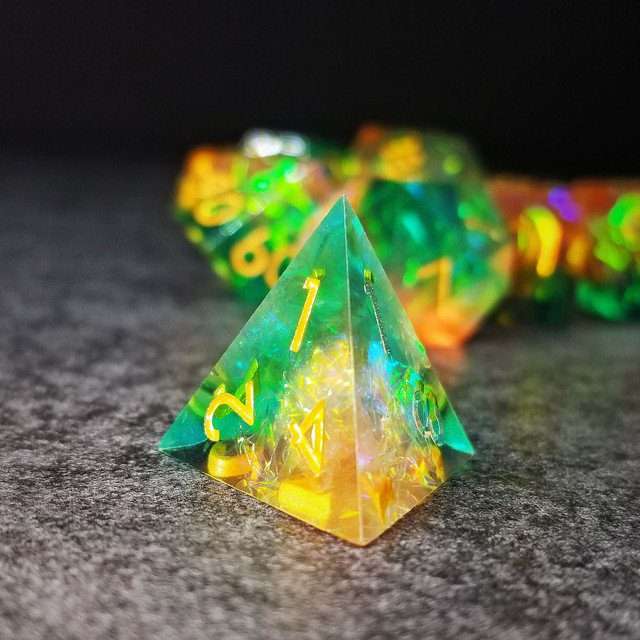 Sage's Enchanted Crystals Green/Peach Gold Ink Sharp Edge Resin Dice Set - Sage's PortalSharp Edge Resin Dice Set