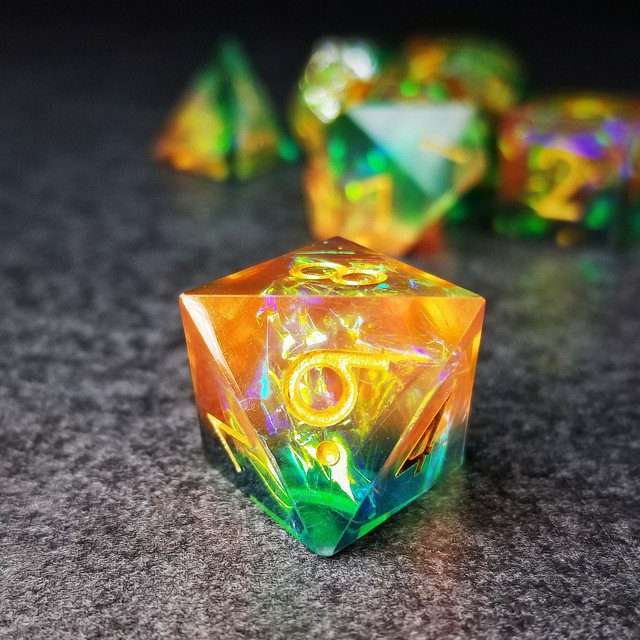 Sage's Enchanted Crystals Green/Peach Gold Ink Sharp Edge Resin Dice Set - Sage's PortalSharp Edge Resin Dice Set