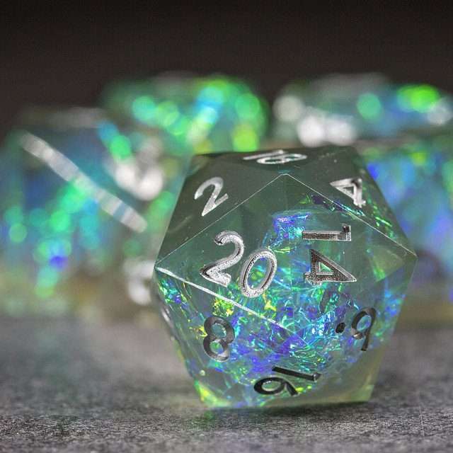 Sage's Enchanted Crystals Grey/Green Sharp Edge Resin Dice Set - Sage's PortalSharp Edge Resin Dice Set