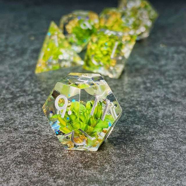 Sage’s Enchanted Flower Green Sharp Edge Resin Polyhedral Dice Set - Sage's PortalSharp Edge Resin Dice Set