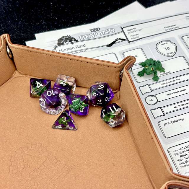 Sage's Familiars - Green Frog Resin Polyhedral Dice Set - Sage's PortalResin Dice Set
