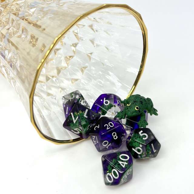 Sage's Familiars - Green Frog Resin Polyhedral Dice Set - Sage's PortalResin Dice Set