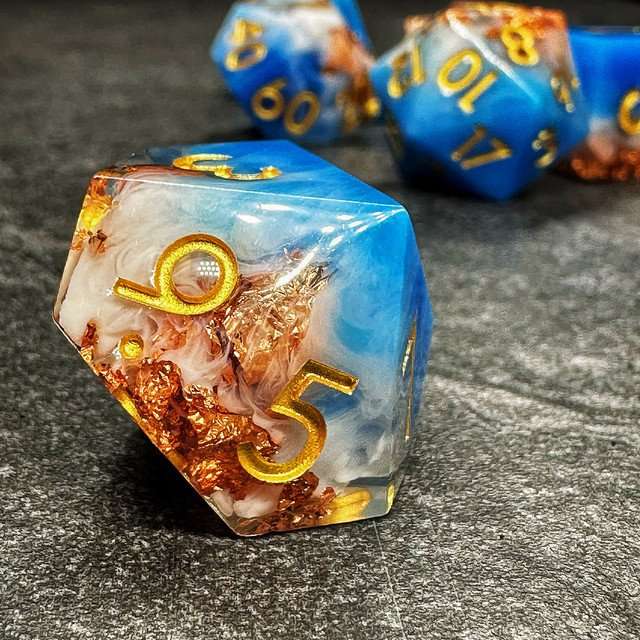 Sage's Geomancy Blue/White Sharp Edge Resin Dice Set - Sage's PortalSharp Edge Resin Dice Set