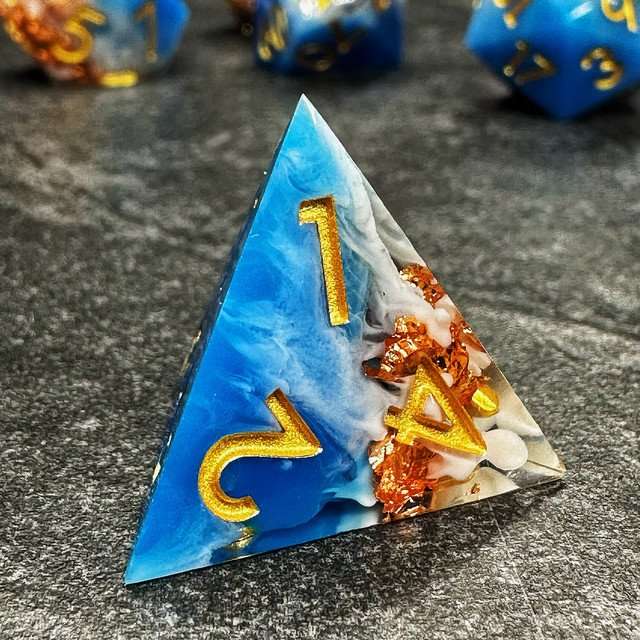 Sage's Geomancy Blue/White Sharp Edge Resin Dice Set - Sage's PortalSharp Edge Resin Dice Set