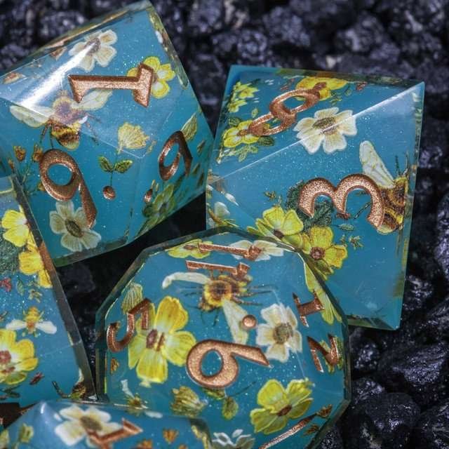 Sage's Honeybees Tropical Honey Sharp Edge Resin Dice Set - Sage's PortalSharp Edge Resin Dice Set