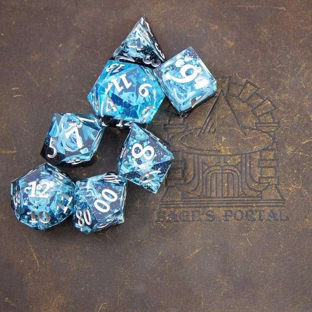 Sage's Ice Flames Sharp Edge Resin Polyhedral Dice Set - Sage's PortalSharp Edge Resin Dice Set