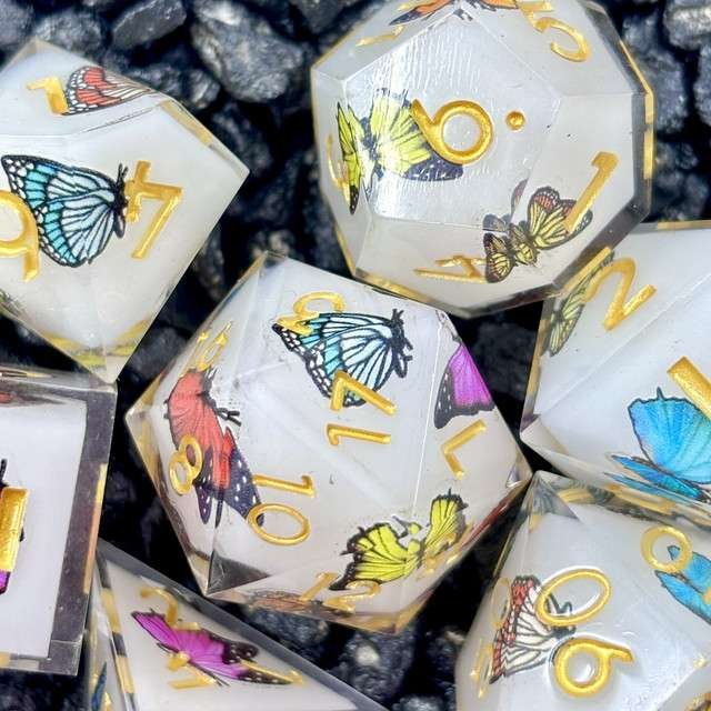Sage's Kindred Companions Fluttering Swarm Sharp Edge Resin Dice Set - Sage's PortalSharp Edge Resin Dice Set