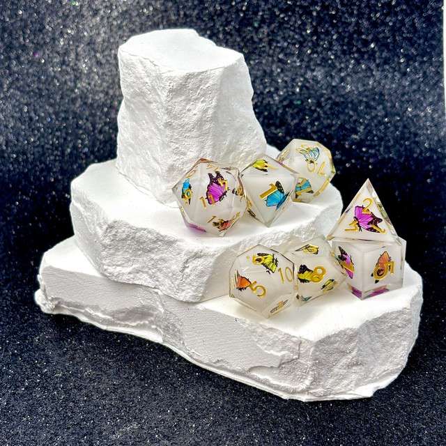 Sage's Kindred Companions Fluttering Swarm Sharp Edge Resin Dice Set - Sage's PortalSharp Edge Resin Dice Set