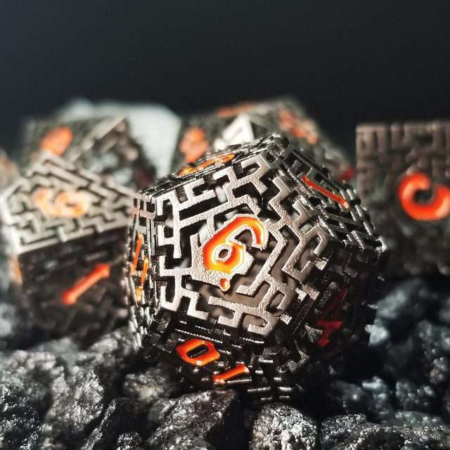 Sage's Labyrinths - Black Weave Red Ink Hollow Metal Polyhedral Dice Set - Sage's PortalHollow Metal Dice Set