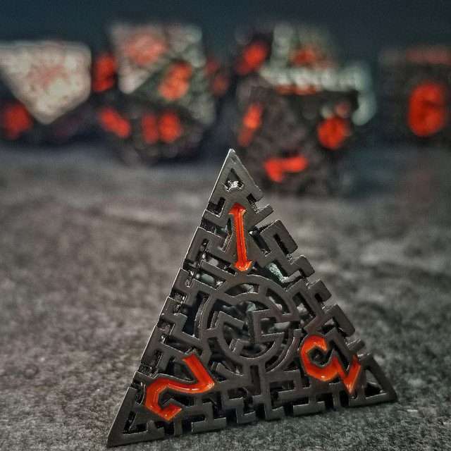 Sage's Labyrinths - Black Weave Red Ink Hollow Metal Polyhedral Dice Set - Sage's PortalHollow Metal Dice Set