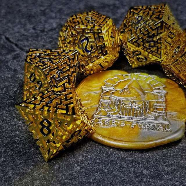 Sage's Labyrinths - Gold Weave Black Ink Hollow Metal Polyhedral Dice Set - Sage's PortalHollow Metal Dice Set