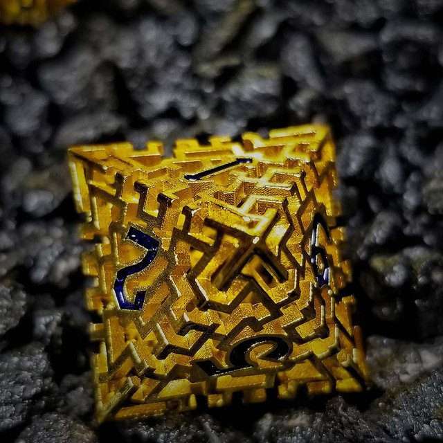 Sage's Labyrinths - Gold Weave Black Ink Hollow Metal Polyhedral Dice Set - Sage's PortalHollow Metal Dice Set