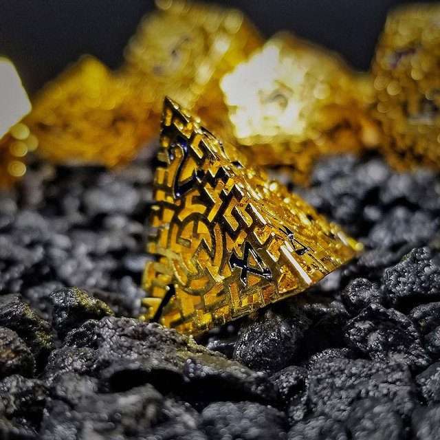 Sage's Labyrinths - Gold Weave Black Ink Hollow Metal Polyhedral Dice Set - Sage's PortalHollow Metal Dice Set