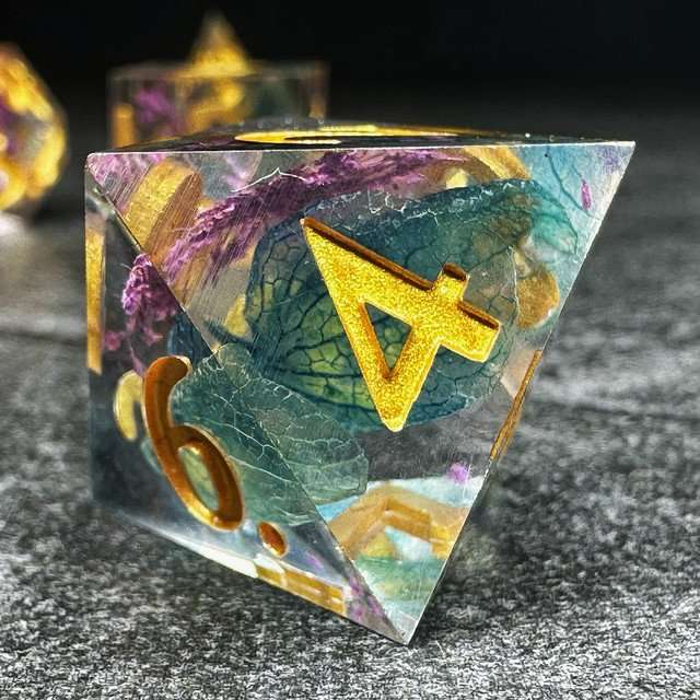 Sage's Purple Florets Sharp Edge Resin Dice Set - Sage's PortalSharp Edge Resin Dice Set