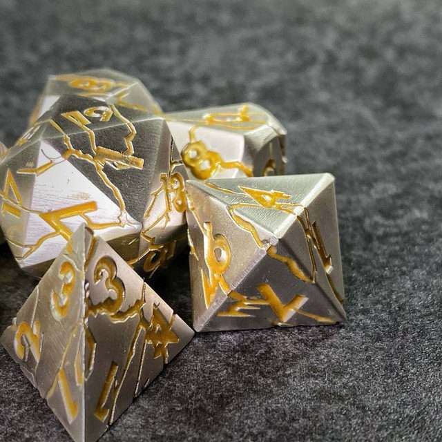 Sage's Relics of Antiquity- Pearl Silver with Gold Metal Polyhedral Dice Set - Sage's PortalMetal Dice Set