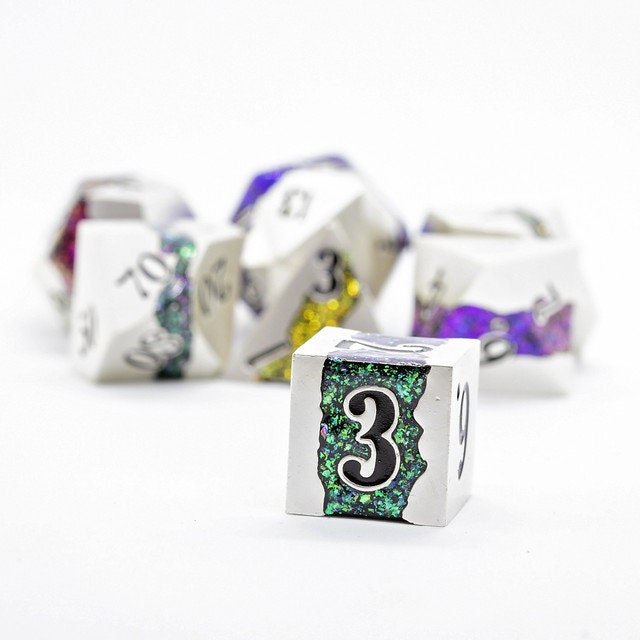 Sage’s Rift Stones Pearl Silver/Rainbow Metal Dice Set – Unique DND Dice with Rainbow Glitter – Polyhedral Dice Set for Dungeons and Dragons - Sage's PortalMetal Dice Set