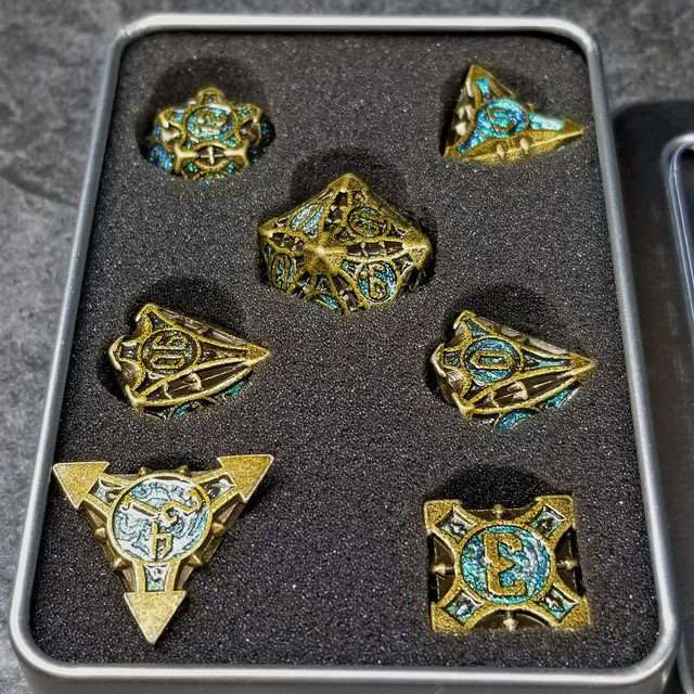 Sage's Runic Caltrops Bronze/Aquamarine Metal Polyhedral Dice Set - Sage's PortalMetal Dice Set