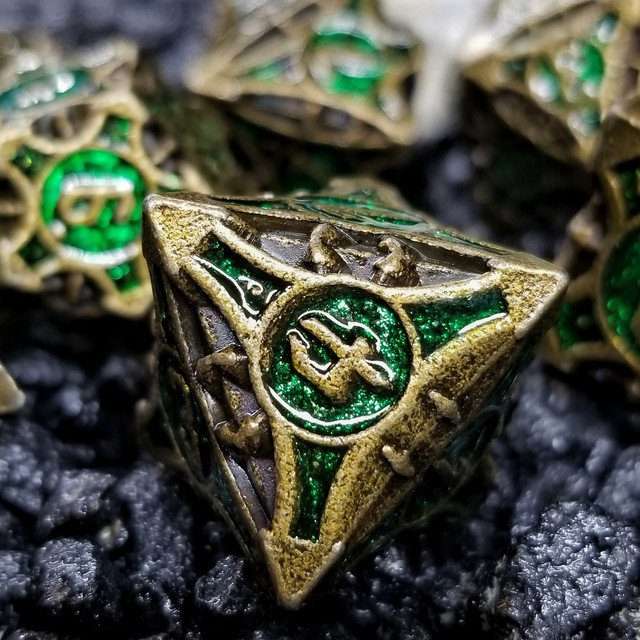 Sage's Runic Caltrops Bronze/Green Metal Polyhedral Dice Set - Sage's PortalMetal Dice Set
