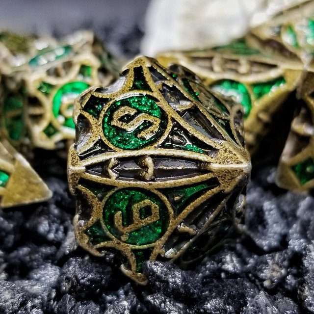 Sage's Runic Caltrops Bronze/Green Metal Polyhedral Dice Set - Sage's PortalMetal Dice Set