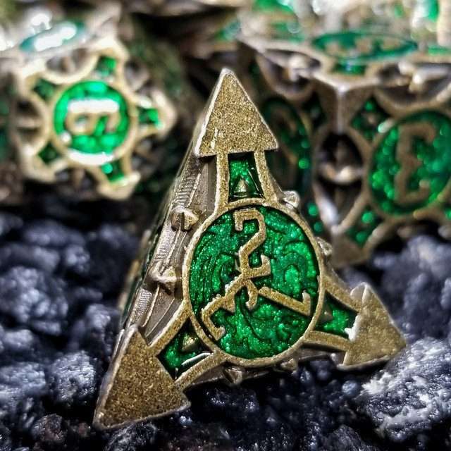 Sage's Runic Caltrops Bronze/Green Metal Polyhedral Dice Set - Sage's PortalMetal Dice Set