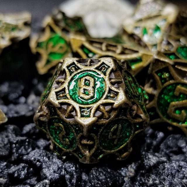 Sage's Runic Caltrops Bronze/Green Metal Polyhedral Dice Set - Sage's PortalMetal Dice Set