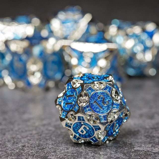Sage’s Runic Caltrops Silver/Sapphire Metal Polyhedral Dice Set - Sage's PortalMetal Dice Set