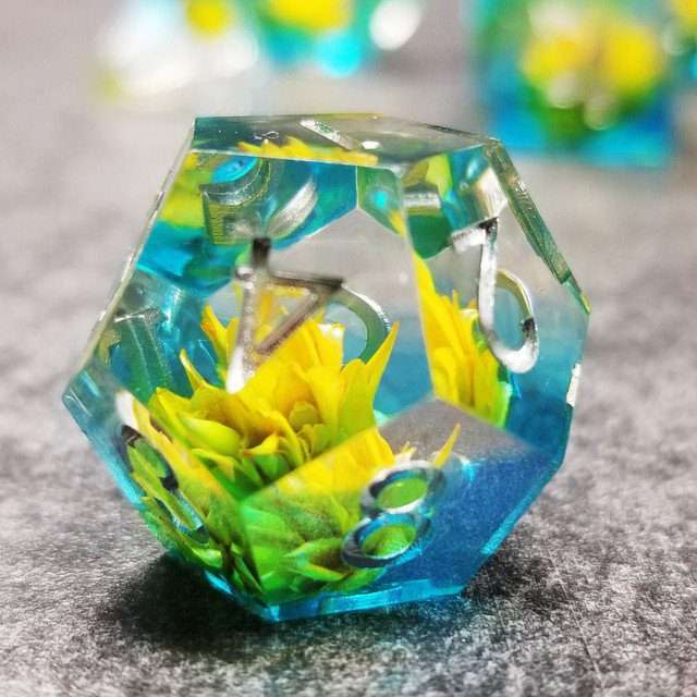 Sage’s Water Flowers Sharp Edge Resin Polyhedral Dice Set - Sage's PortalSharp Edge Resin Dice Set
