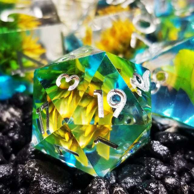 Sage’s Water Flowers Sharp Edge Resin Polyhedral Dice Set - Sage's PortalSharp Edge Resin Dice Set