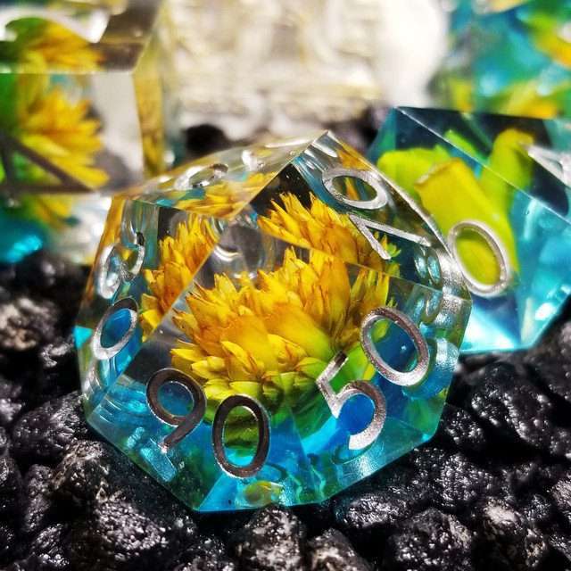 Sage’s Water Flowers Sharp Edge Resin Polyhedral Dice Set - Sage's PortalSharp Edge Resin Dice Set